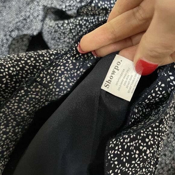 SHOWPO Navy floral long sleeve tie front mini romper dress size 6 - Picture 5 of 5